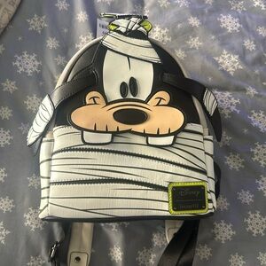 Loungefly Disney Halloween Goofy Mummy Glow in the dark Backpack NWT